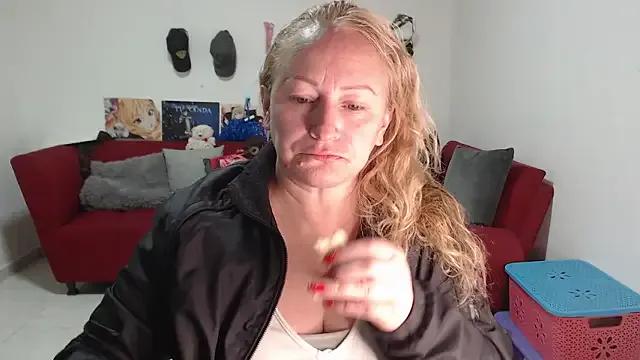 Freechat emperabigbootybigass on StripChat