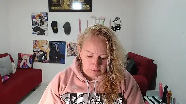 Freechat emperabigbootybigass on StripChat