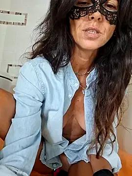 Freechat EmySkinny85 on StripChat