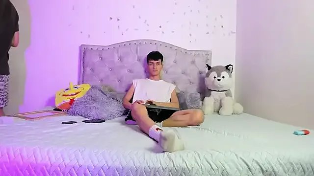 Freechat forbidden_kisses on StripChat