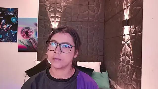 Freechat graceymilf666 on StripChat