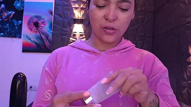 Freechat graceymilf666 on StripChat