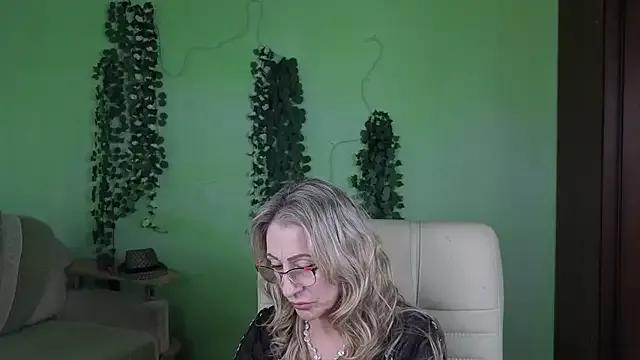 Freechat Habibi_Honeyy on StripChat