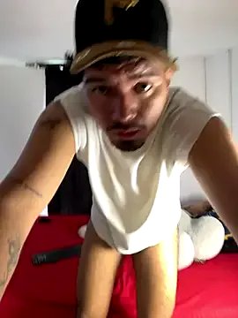 Henry_villa23 on StripChat