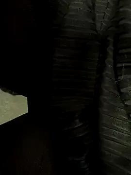 Freechat HiddenHoneyLDN on StripChat