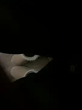 Freechat HiddenHoneyLDN on StripChat