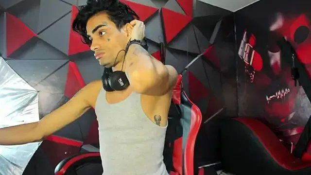 Hot_Boys_Without_Limits on StripChat