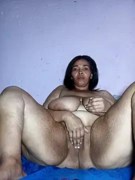 Freechat Hugepussy444 on StripChat