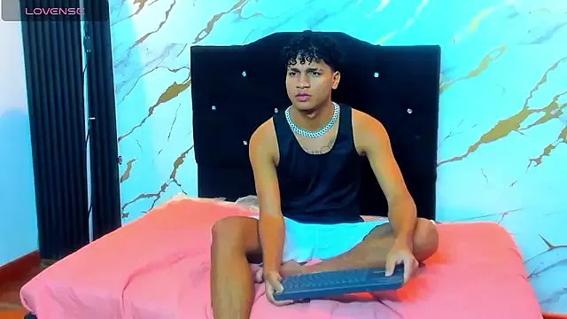 iaan_commerford on StripChat