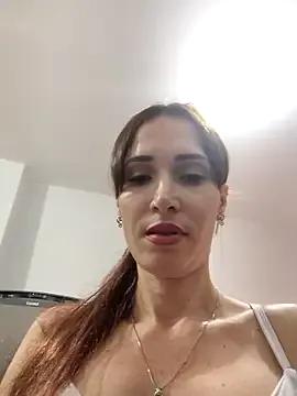 Irresistible24 on StripChat