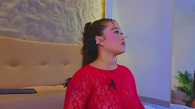 Isa__Blanc on StripChat