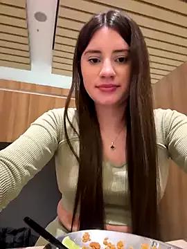 Freechat Isabella21_ on StripChat