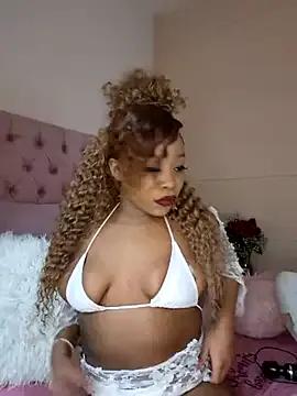 Freechat ItsLeyaa on StripChat