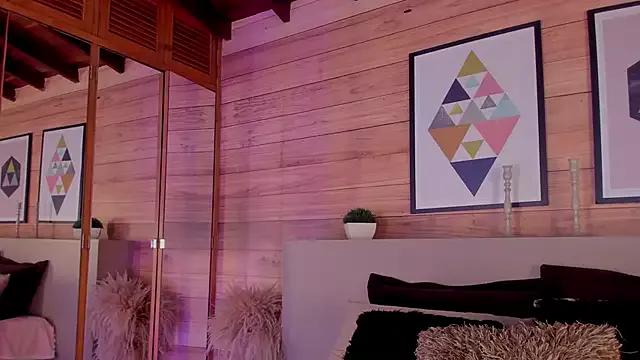 Freechat IzzyWild on StripChat