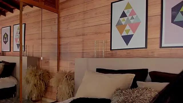 Freechat IzzyWild on StripChat