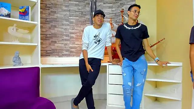 Freechat Juicy_Creww on StripChat