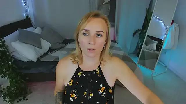 Freechat Karinella_x on StripChat