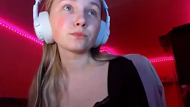 KarinRobertson on StripChat