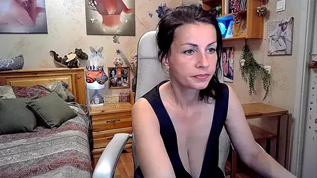 Freechat Kendra_Mom on StripChat