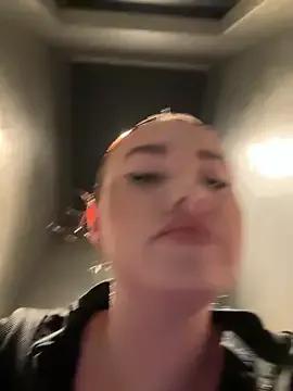 Freechat KiraSunshine on StripChat