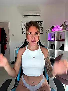 Lara_Bergmann on StripChat 