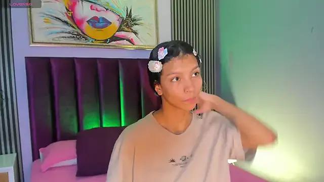 Freechat LauraAristizabal on StripChat