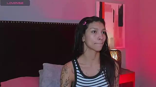 Freechat LauraAristizabal on StripChat