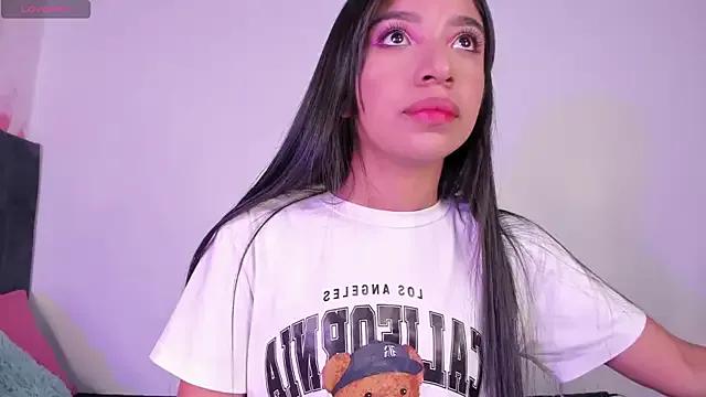 Freechat lillielover16 on StripChat