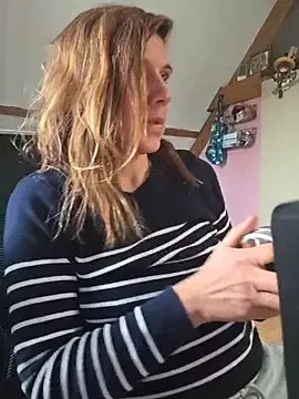 Lina_lou4 on StripChat