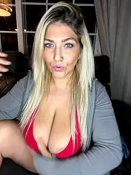 StripChat LittleMissEeve is Freechat LittleMissEeve — fuck pussy on front porch