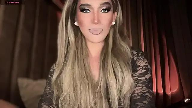 Freechat Lo_la_69 on StripChat