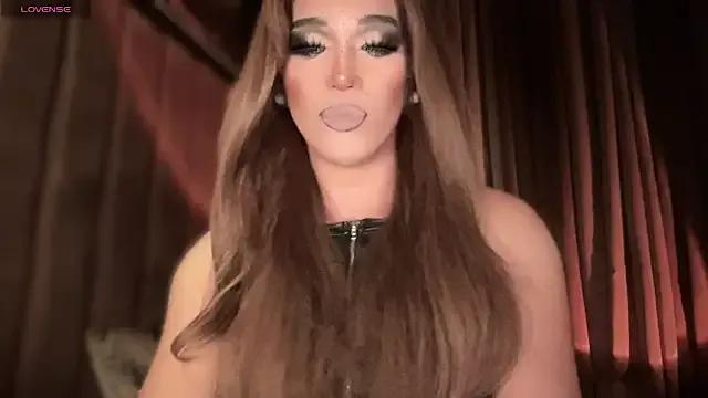 Freechat Lo_la_69 on StripChat