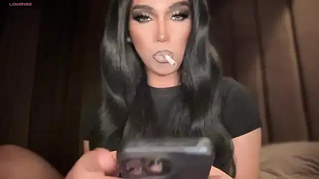 Freechat Lo_la_69 on StripChat