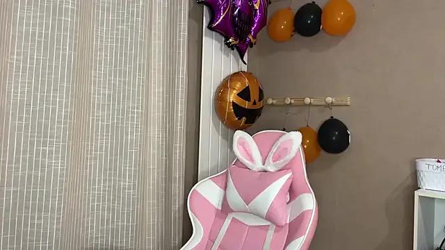 Freechat lucie_mehott on StripChat