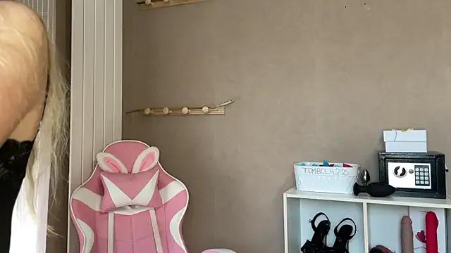 StripChat lucie_mehott is Freechat lucie_mehott — DECOUVRE MA DENTELLE