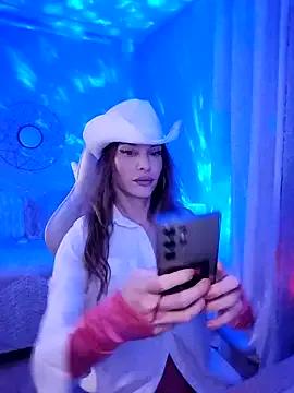 StripChat Luna_Kitanna is Freechat Luna_Kitanna — ENLEVE MA CHEMISE + Dernier tip