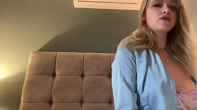 Freechat LustfulLuna_ on StripChat