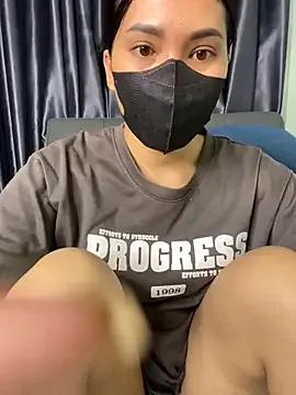 Freechat Ly_Coca24 on StripChat