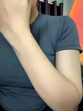 Freechat Ly_Coca24 on StripChat