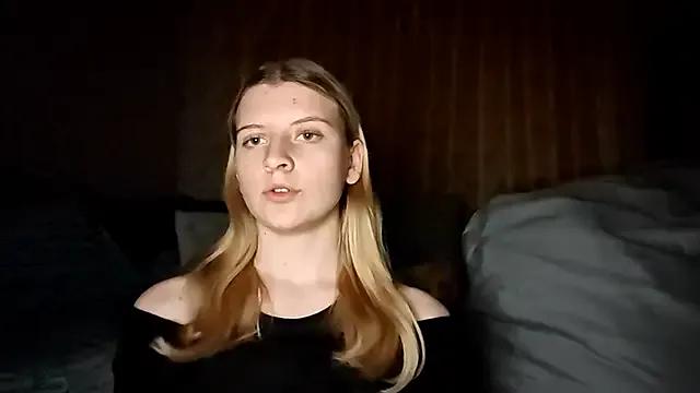 Freechat LynteriLain on StripChat