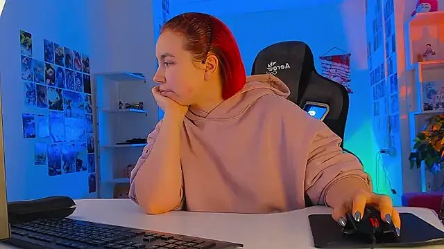 MarcelineChi on StripChat