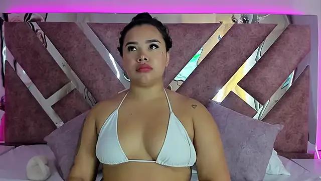 Freechat MarianaGarciaa__ on StripChat