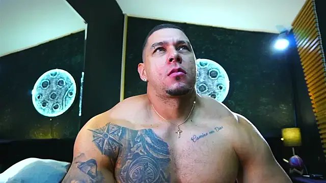 MassimoWalton2 on StripChat 