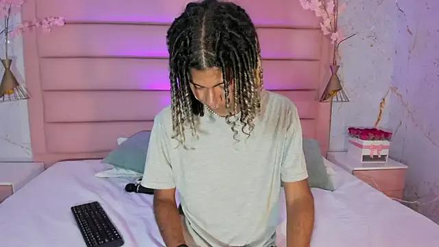 Freechat Maxim-Walker on StripChat