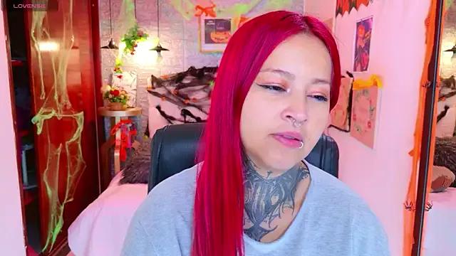 Freechat meghan_nill on StripChat