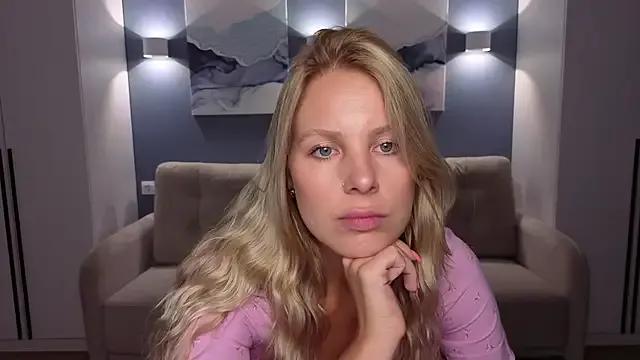 Freechat MelanieBennett on StripChat