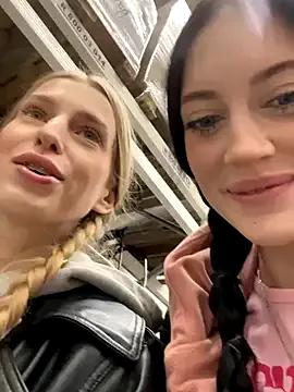 StripChat Melissa_crazy is Freechat Melissa_crazy — 3 FINGERS DESTROY PUSSY TO SQUIRT