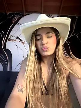 Freechat MelissaAlCapone on StripChat