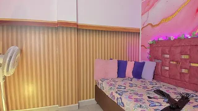 Freechat melody_paris on StripChat