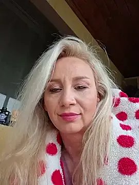 Freechat merlyn4 on StripChat